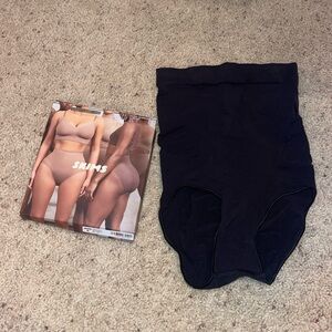 NWT Skims High Waisted Brief